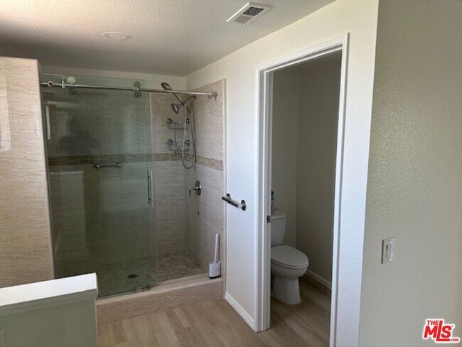 Building Photo - 6501 Bradley Pl