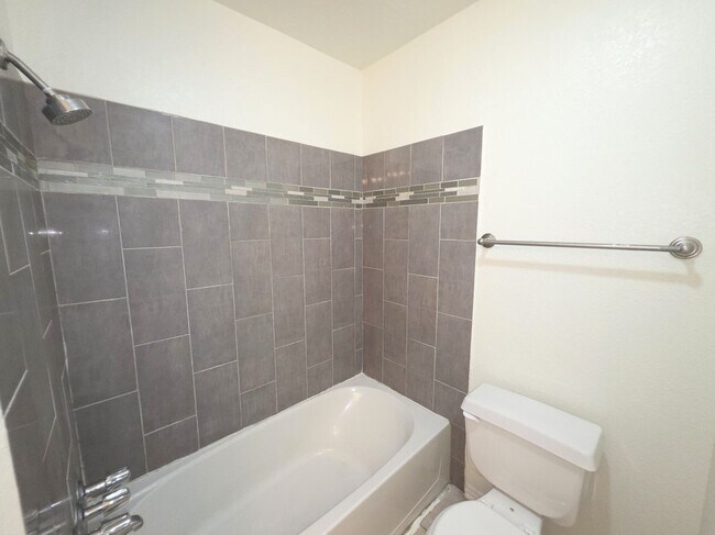 Building Photo - 1600 Hollow Tree Blvd