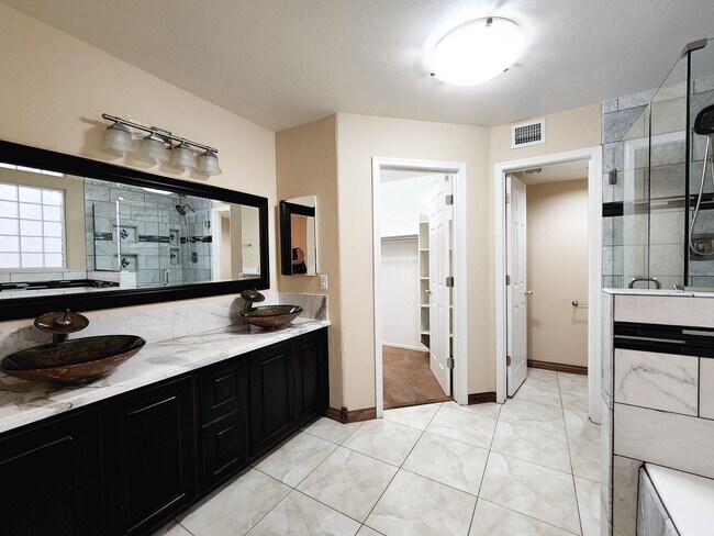 Building Photo - Marshall Ranch 5 bedroom!!  Available Now.
