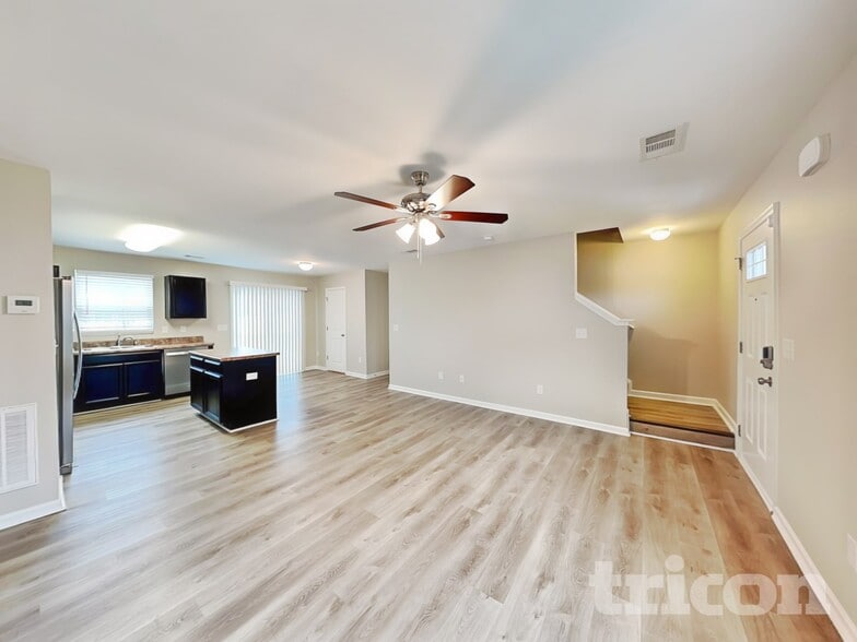 Building Photo - 1868 Belle Arbor Dr