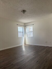 Building Photo - 736 W Century Blvd