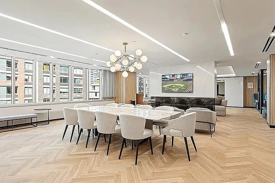 Building Photo - 46-10 Center Blvd