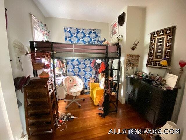 Building Photo - 77 Easton St