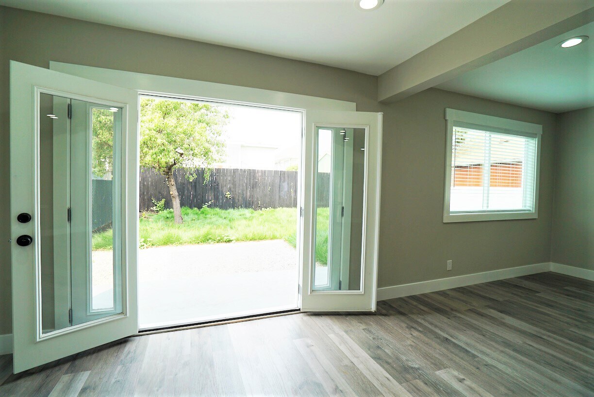 Building Photo - 1633 62nd St