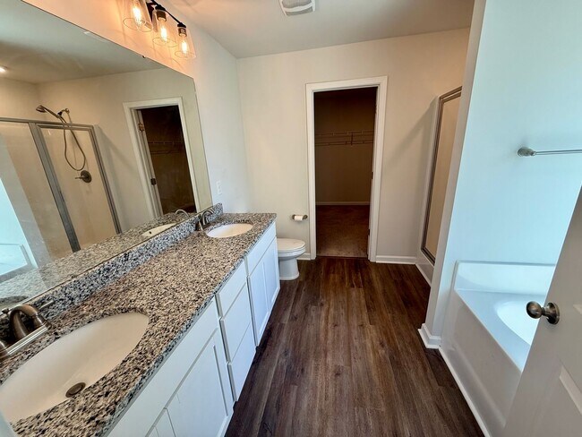 Building Photo - Heritage Bay Subdivision!