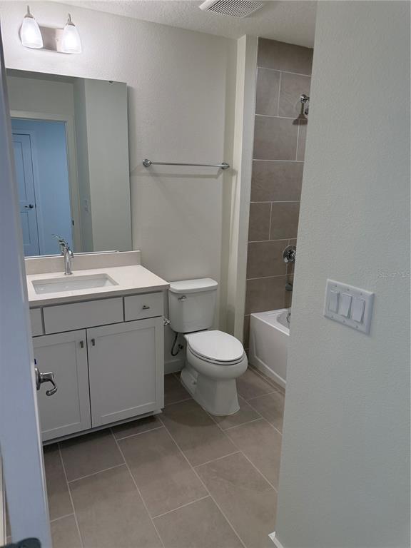 Building Photo - 1963 Iorio St