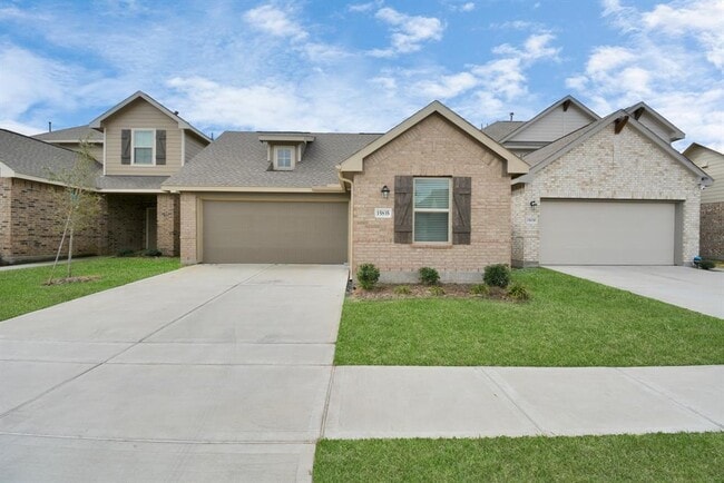 Primary Photo - 15859 Kinlough Dr