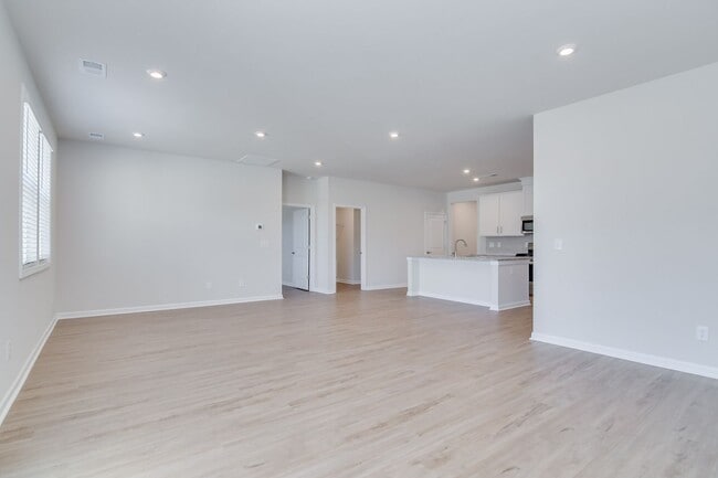 Building Photo - Stunning 4-Bedroom, 3-Bath New Construction Home with Master on Main and Upstairs Retreat