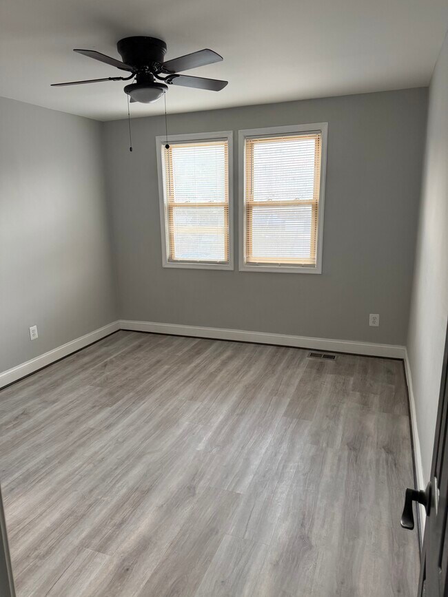 Building Photo - 3831 Derby Manor Dr