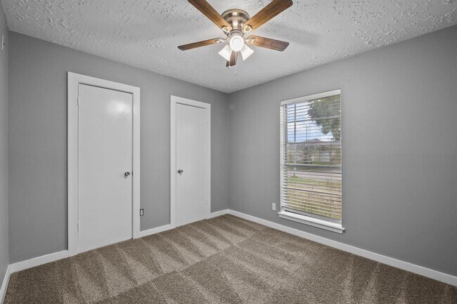 Building Photo - 8122 Swan Meadow Ln
