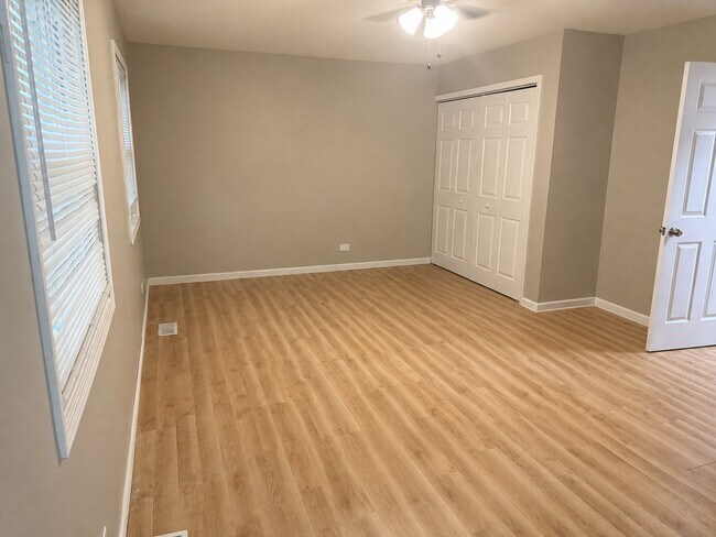 Building Photo - 217 S Orchard Dr