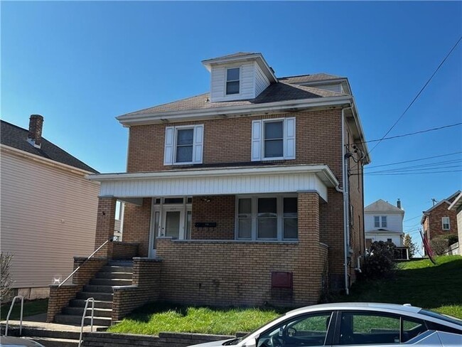 Primary Photo - 405 Blaine Ave