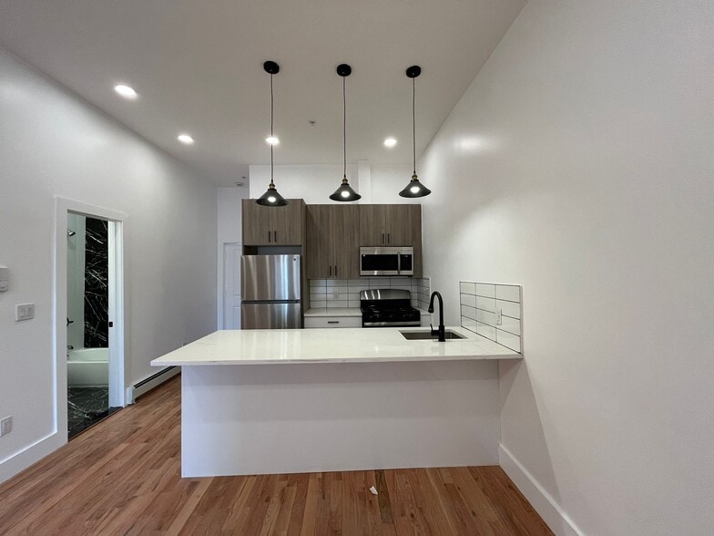 Building Photo - 224 Old Bergen Rd