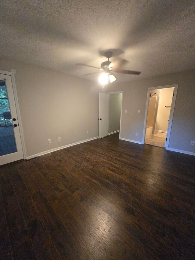 Building Photo - 1569 Colony Park Dr