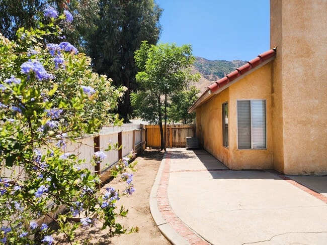 Building Photo - Corner Lot, 3BD, 2.5BA Home in Lake Elsinore