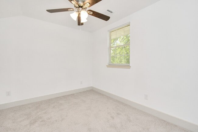 Building Photo - 1501 Maiden Ln