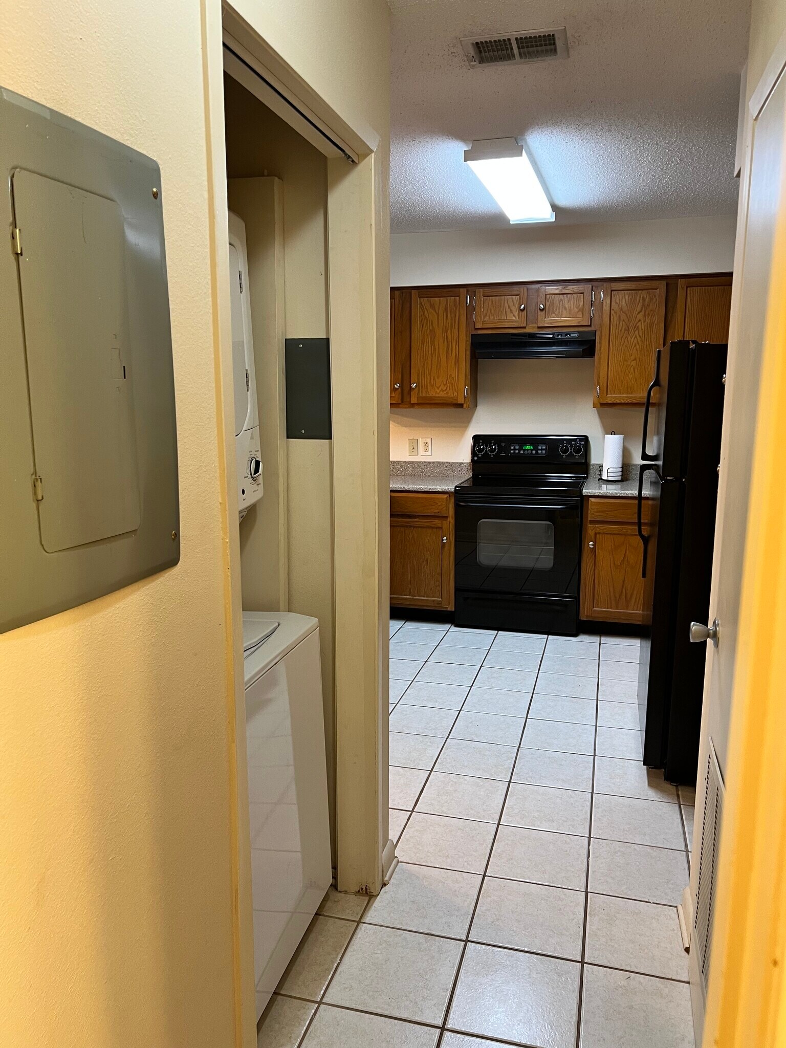 Building Photo - 3636 Greenacres Place Dr