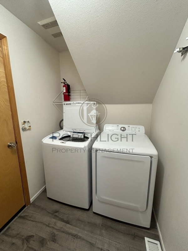 Building Photo - 804 E Maberry Dr