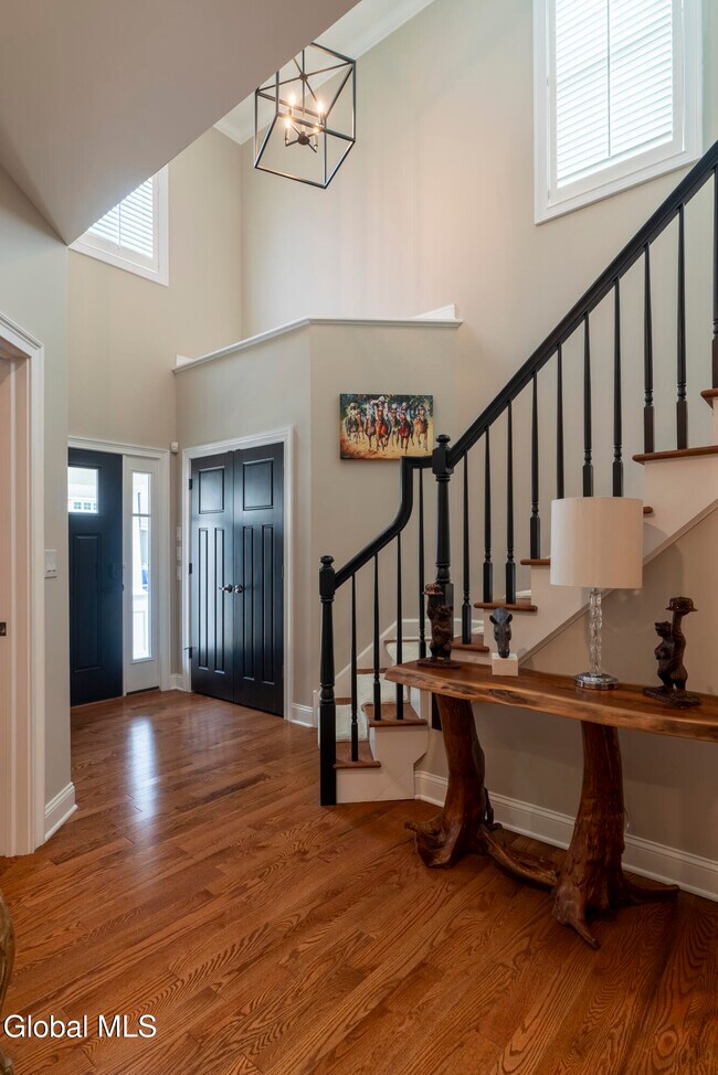 Building Photo - 5 Maria Ln