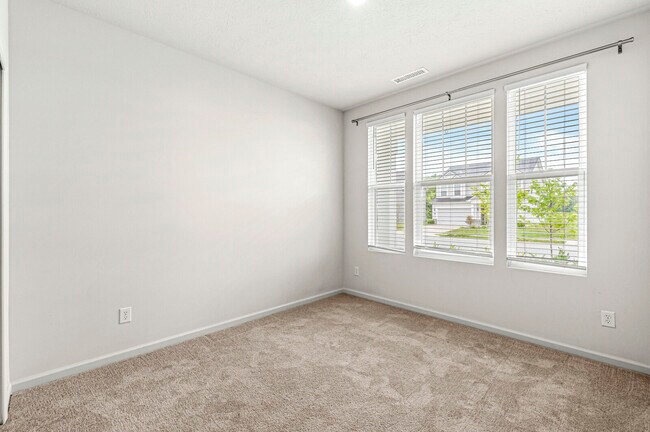 Building Photo - 6599 Seabiscuit Rd
