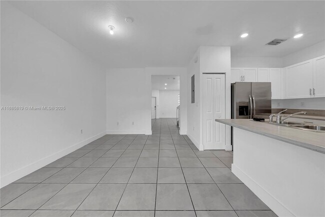 Building Photo - 18320 SW 148th Rd