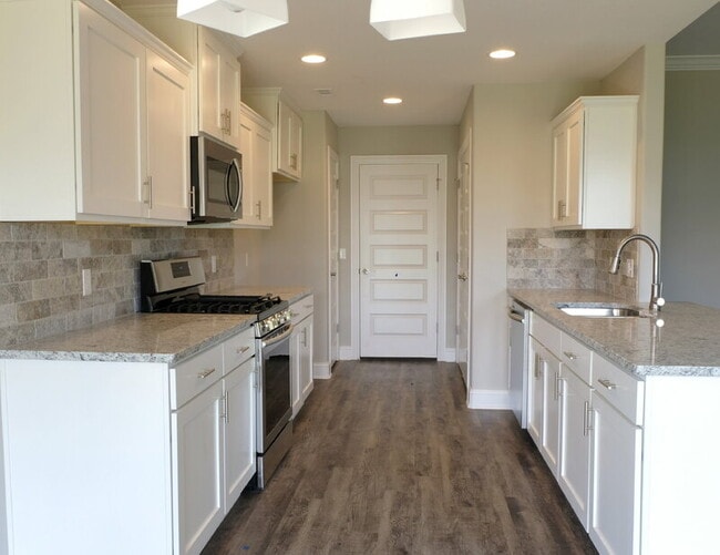 Building Photo - 474 N Yona Ln