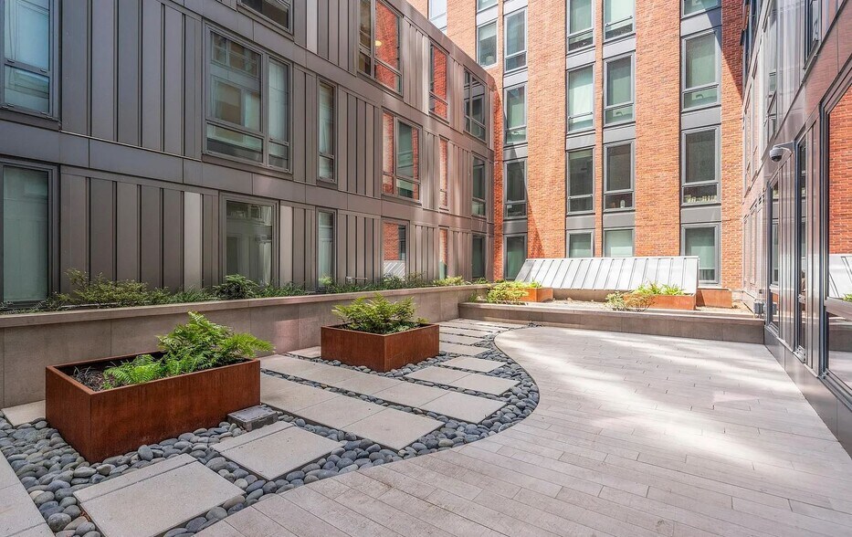Yoga Courtyard - 1211 Van St SE