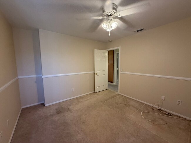 Building Photo - Beautiful Spring Valley Lake Home, 3 Bedrooms, 2 Bathrooms, New Paint