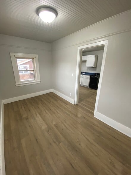 Apt 4 - 201 N French Ave