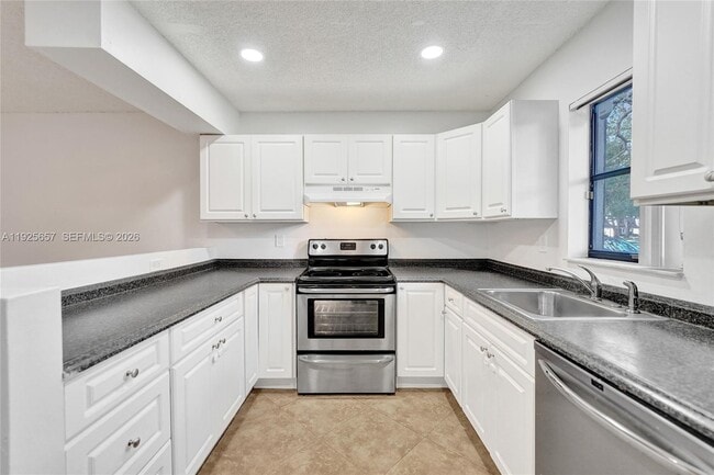 Building Photo - 9340 SW 61st Way