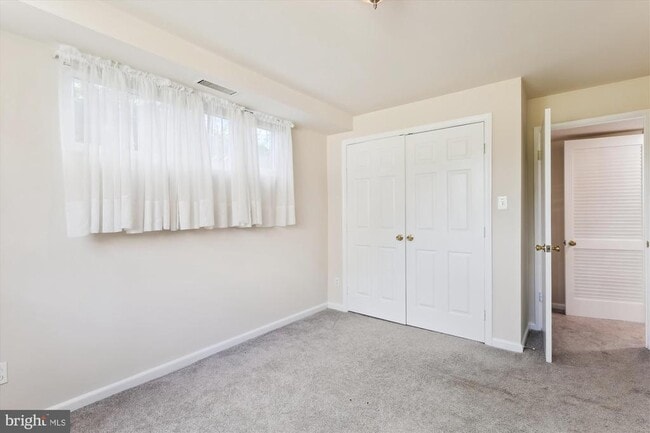 Building Photo - 6916 Southridge Dr