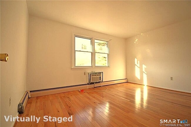 Building Photo - 5 Grandview Dr