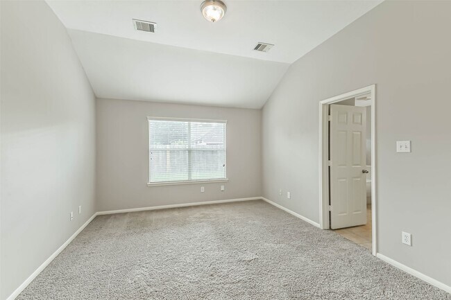 Building Photo - 13831 Hillingdale Ln
