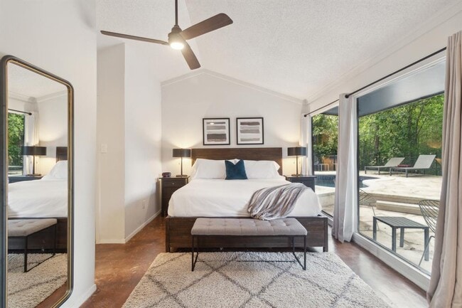 Building Photo - 1501 Rockdale Cir