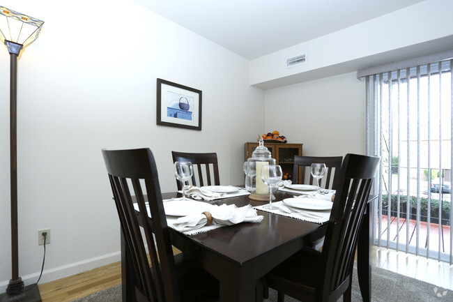 One Bedroom (Model) - Dining - Farmingdale Gardens