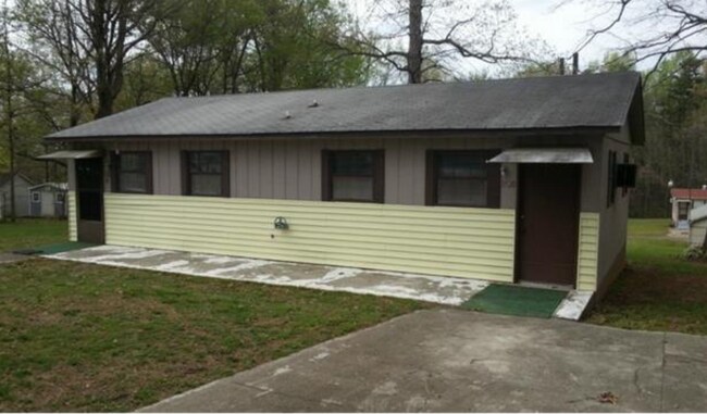 Building Photo - 7120 Mack St