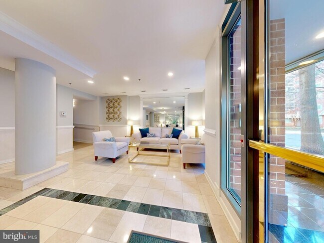 Building Photo - 1045 N Utah St