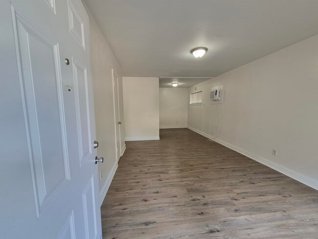 Building Photo - 3449 Tutwiler Ave