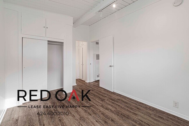 Building Photo - 128 Normandie Ave