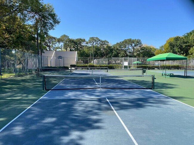 Building Photo - 1424 14th Terrace