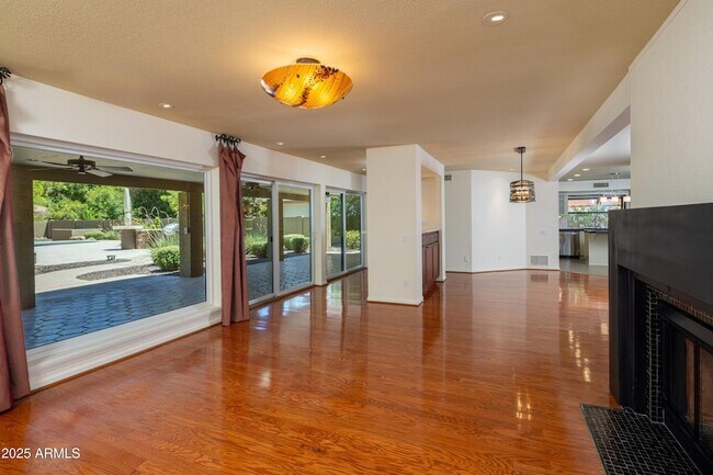 Building Photo - 8373 S Forest Ave