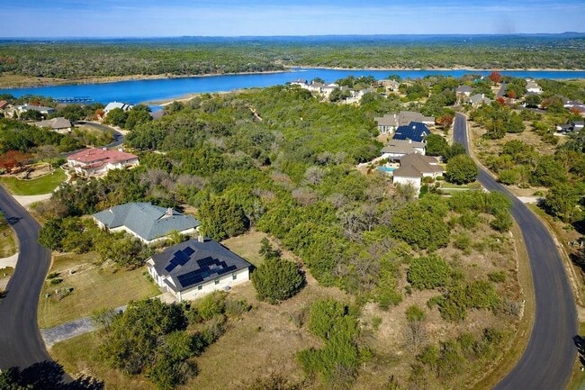 Building Photo - 935 Wesley Ridge Dr