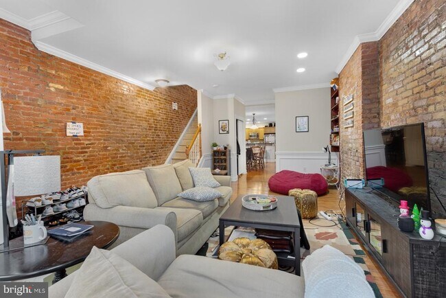 Building Photo - 2229 St Albans St