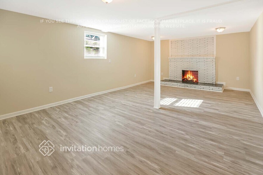 Building Photo - 1688 Mary Lou Ln SE