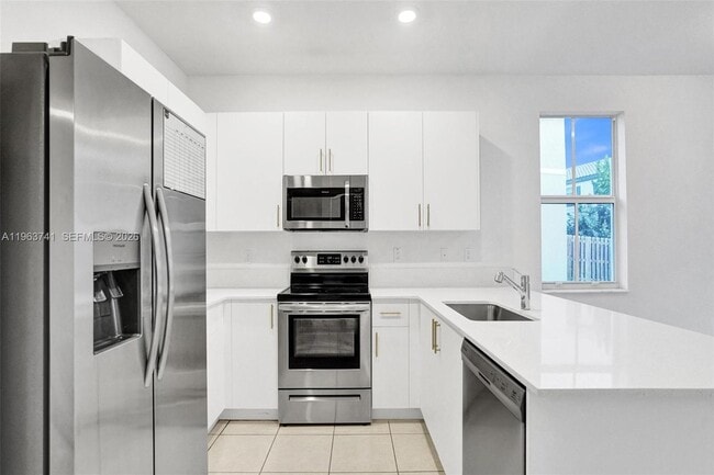 Building Photo - 11920 NW 47th Manor