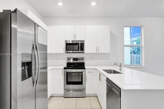 Building Photo - 11920 NW 47th Manor