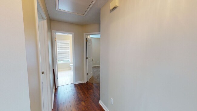 Building Photo - Creampuff in Copperfield!