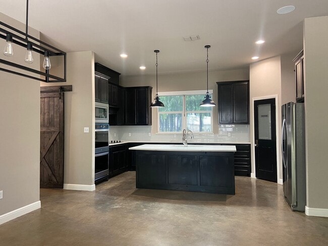 Building Photo - 501 Monna Ct