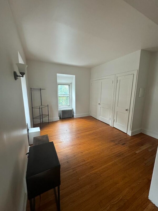 Building Photo - 212 S 41st St