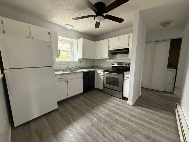 Building Photo - 226 Laurel St